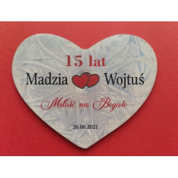 Magnes drewniany MG10 - koło 8,5cm Dzień bez przytulania to dzień stracony